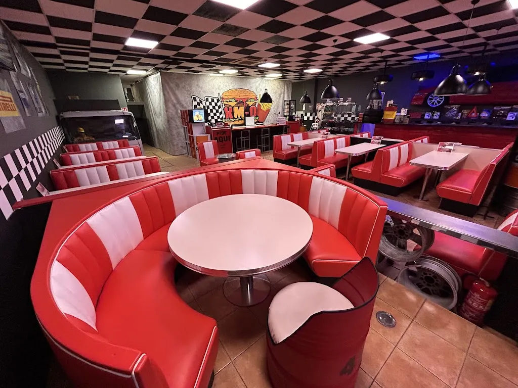 Hamburguesería Kilómetro cero restaurant in San Martín de la Vega del Alberche