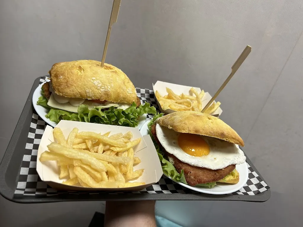 Hamburguesería Kilómetro cero_San Martín de la Vega del Alberche_slider_image_2