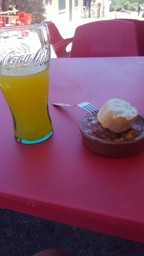 Verónica Andaluz López_El salón_Tormellas_recensione