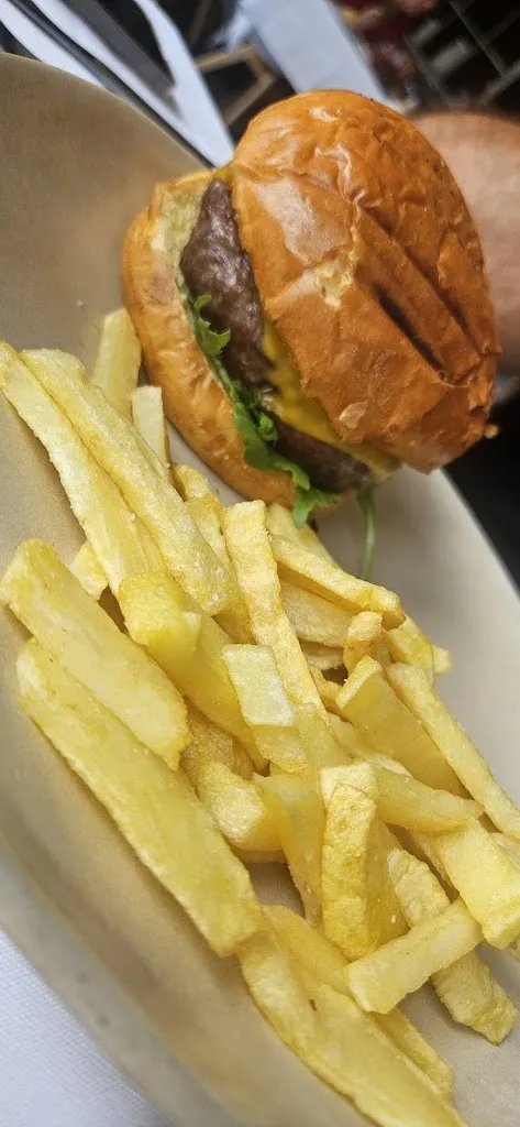 Laura Castillo_Restaurante Aljibe Brasa_Serranillos_recensione