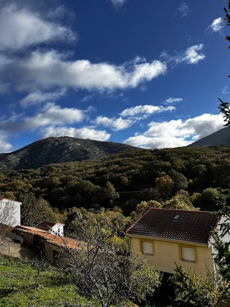 Chiringuito Serranillos restaurant in Serranillos