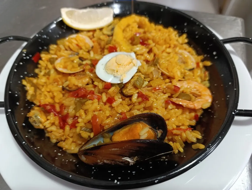 Bar Restaurante Las Escuelas_Villanueva de Ávila_slider_image_2