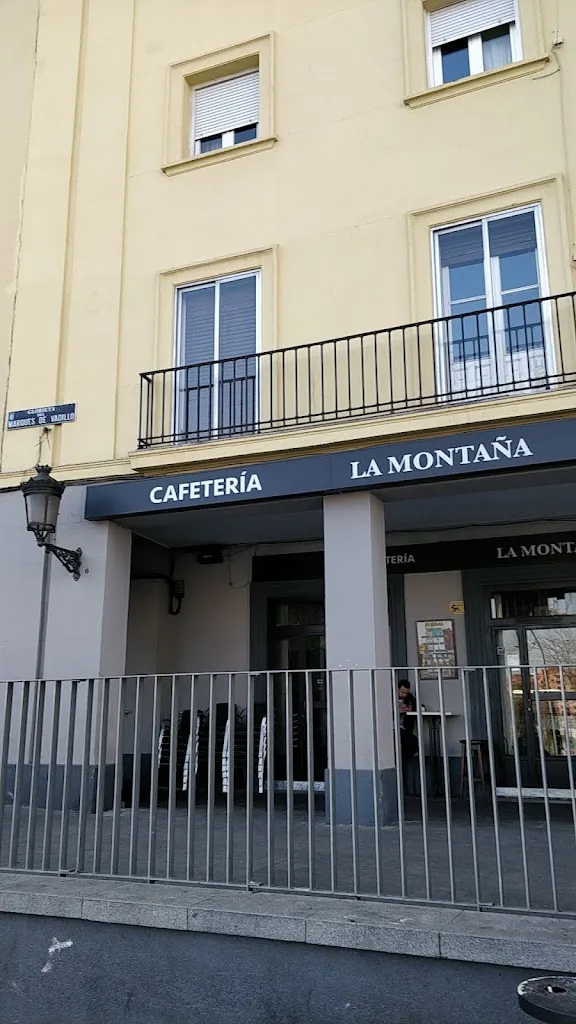 Bar Cafetería La Montaña restaurant in Vadillo de la Sierra