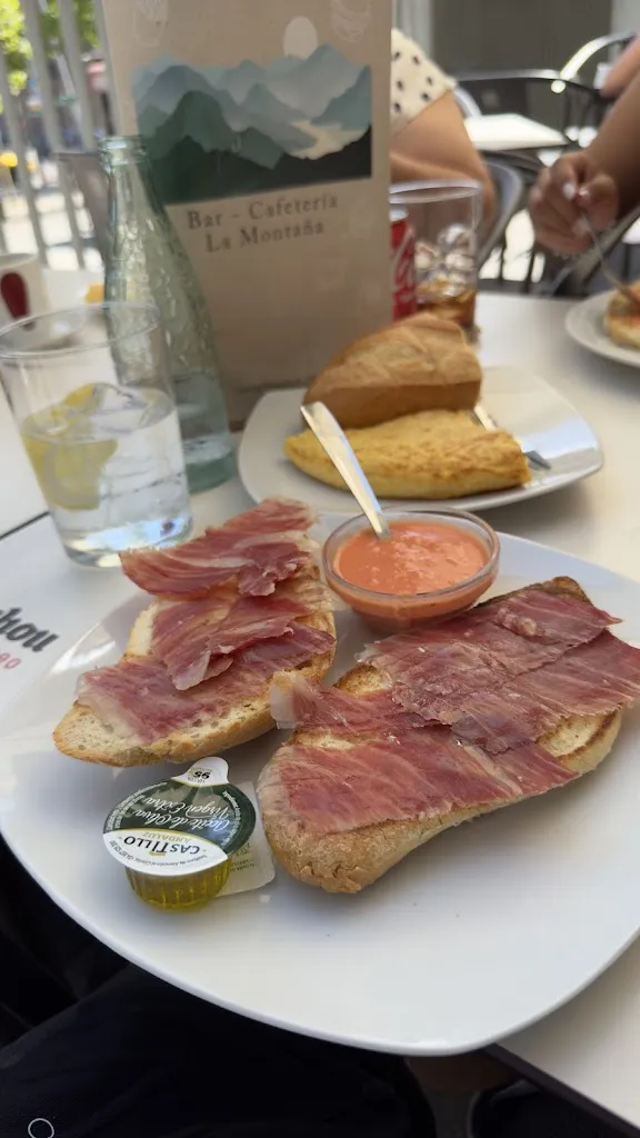 Bar Cafetería La Montaña_Vadillo de la Sierra_slider_image_3