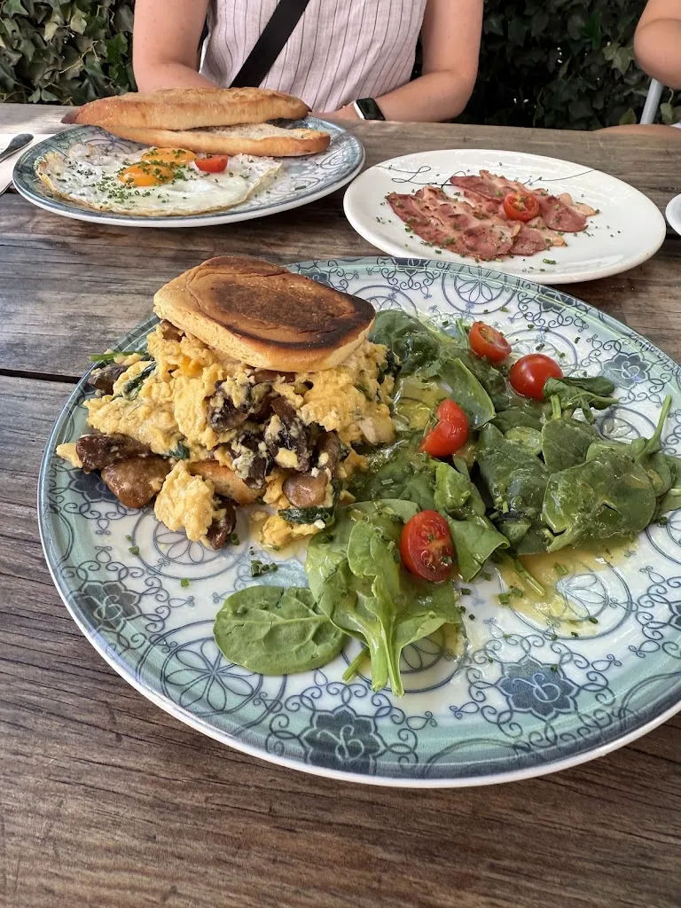 Fraser McNish_La Rollerie La Terrasse_Torre La_review