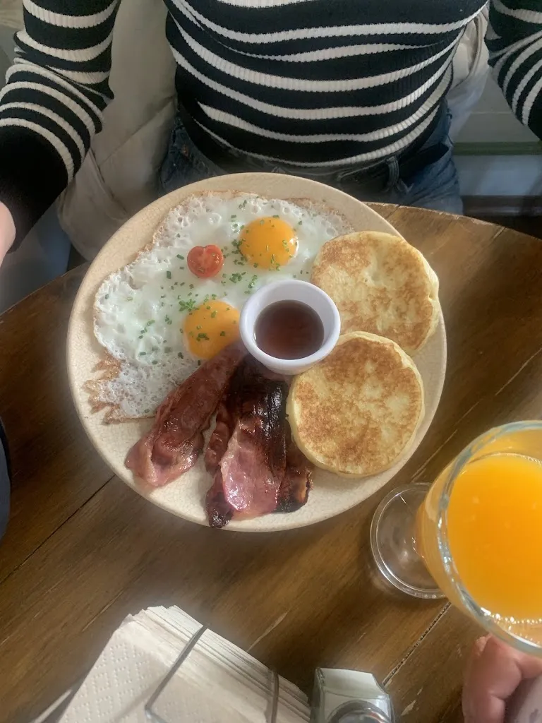 Rebecca O'Connell_La Rollerie La Terrasse_Torre La_review