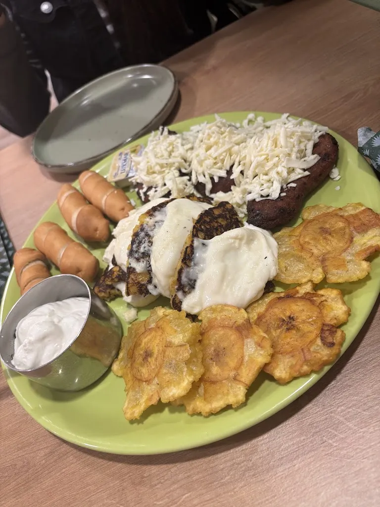 Jeynne Vívian_Chemex Venezuelan Food_Culleredo_review