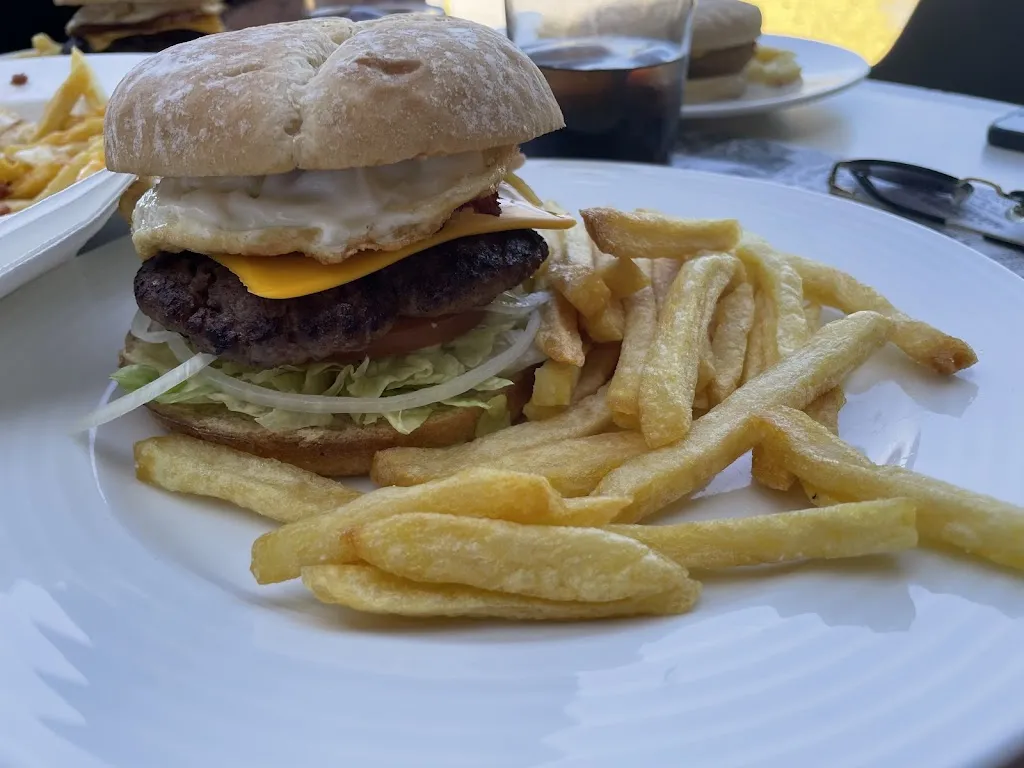 borja gonzalez martin_Bar Estacion Autobuses_Tiemblo El_review