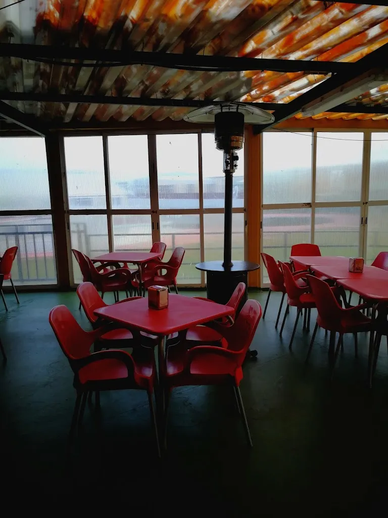 BAR - RESTAURANTE "PISCINA MUNICIPAL" restaurant in Tiemblo El