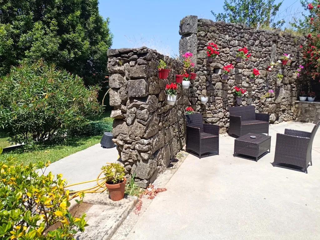 Domingo Rey_Casa Varela Rial_Viñegra de Moraña_review