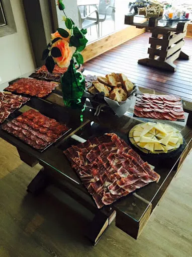 DeVintage Restaurante y Eventos_Viñegra de Moraña_slider_image_2