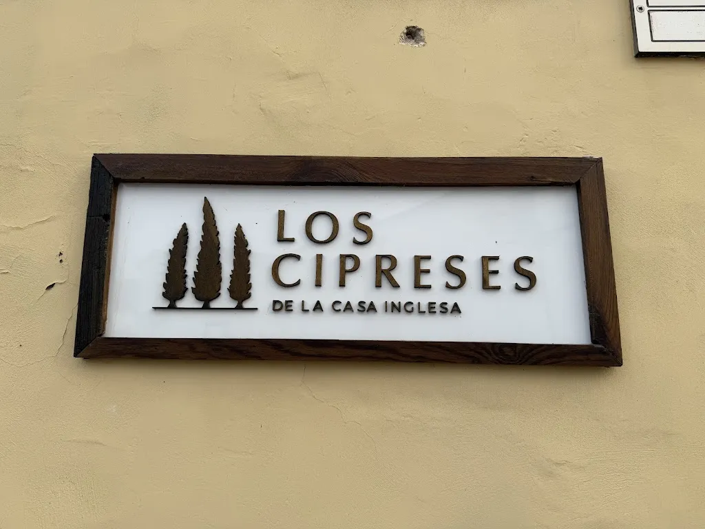 Erich Aebersold_Los Cipreses de La Casa Inglesa_Villaflor_review