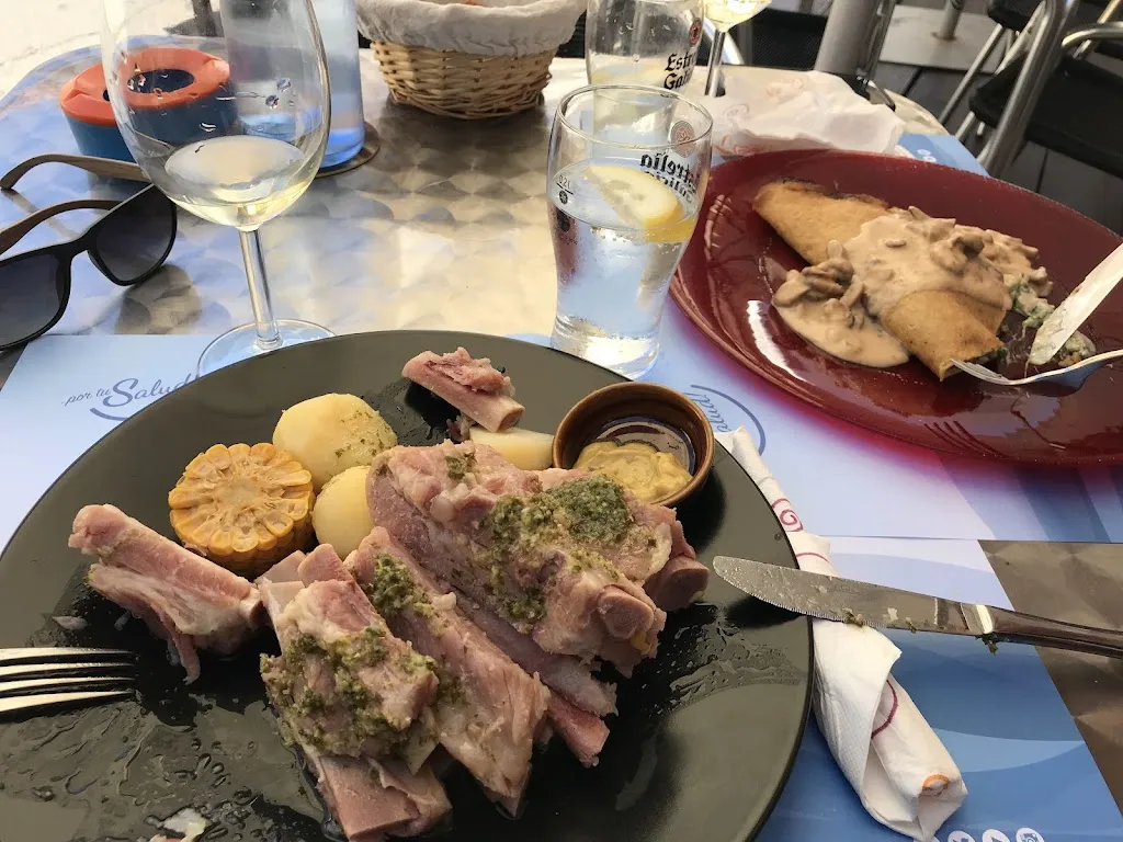 Alexander O._Tasca El Rincón de Roberto - Marian y Francis_Villaflor_review