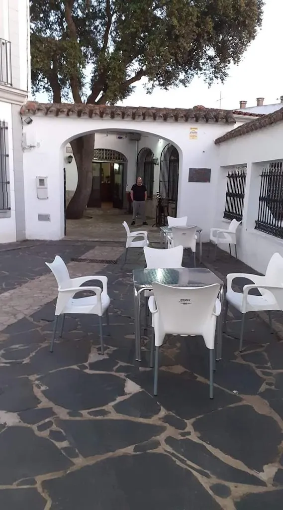 Mesón La Encina_Ahillones_slider_image_1