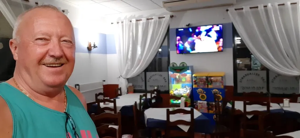 Bar restaurante Los Olivos_Ahillones_slider_image_2