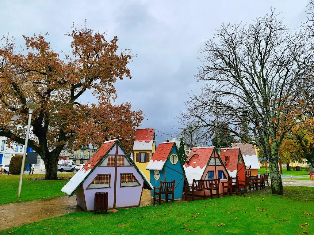 Kubilay Kan_DeLaPiccola As Pontes_As Pontes de García Rodríguez_review