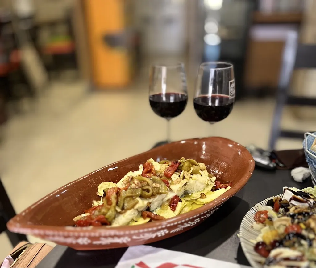 Magda Montanha_Bar Don Quijote_Albuera La_review