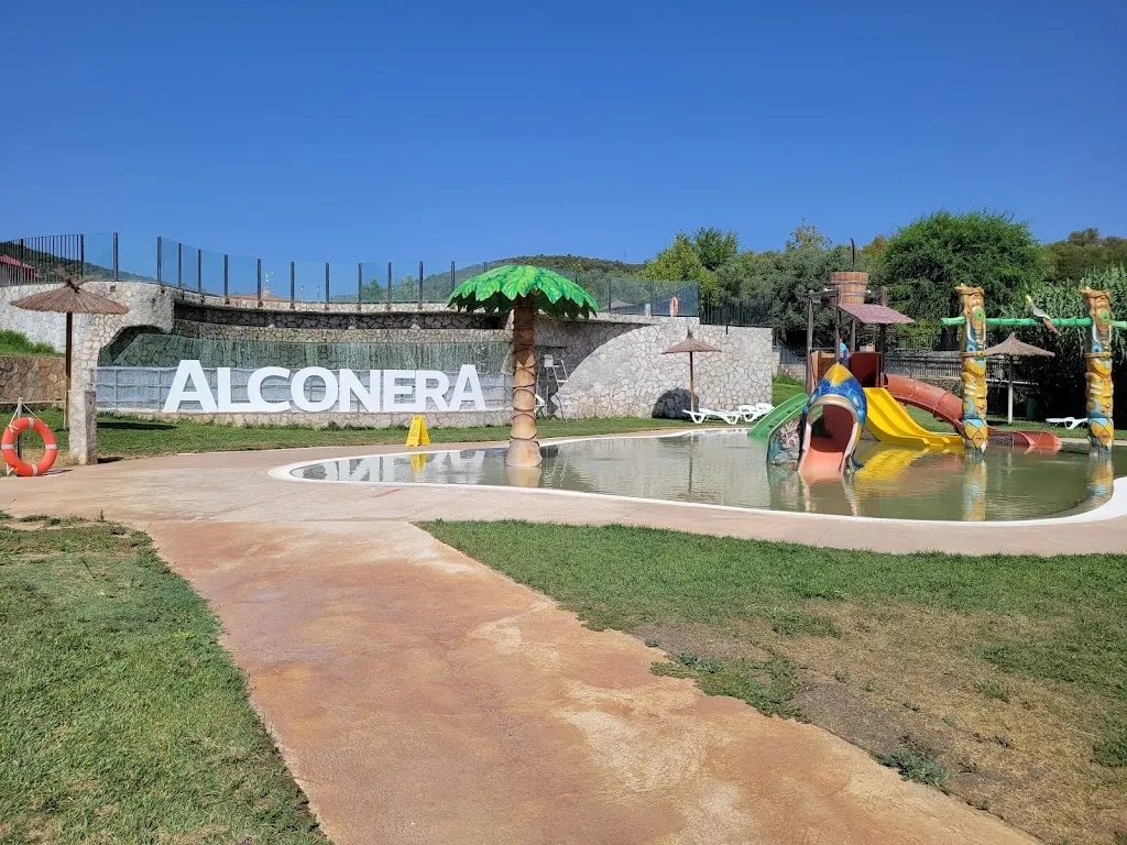 P michel_Piscina municipal de Alconera_Alconera_recensione