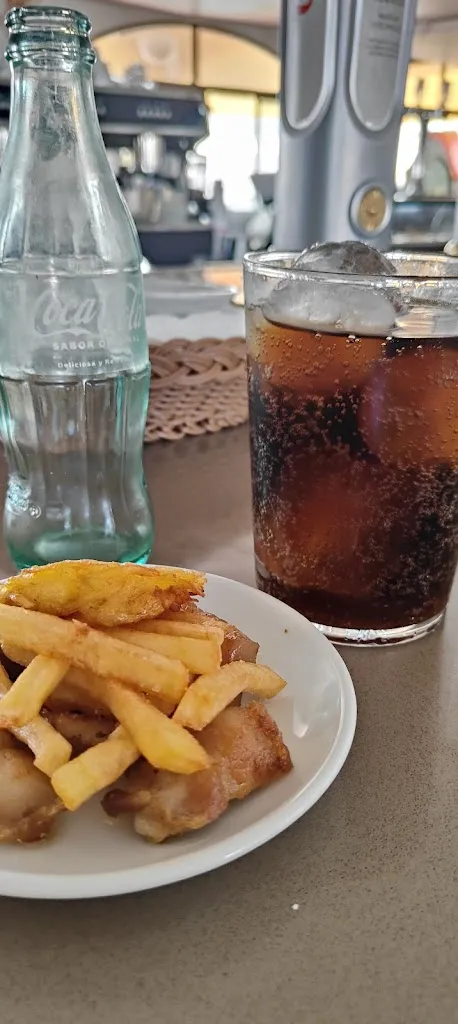 Moab Felipe_Bar Piscina_Alconchel_review