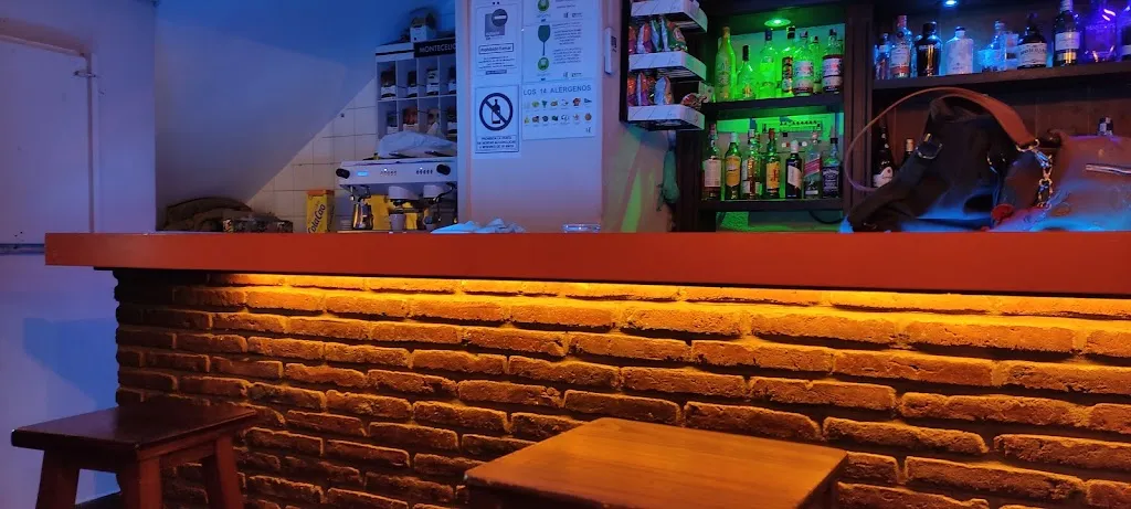 Salón Casa Pluma restaurant in Alconchel