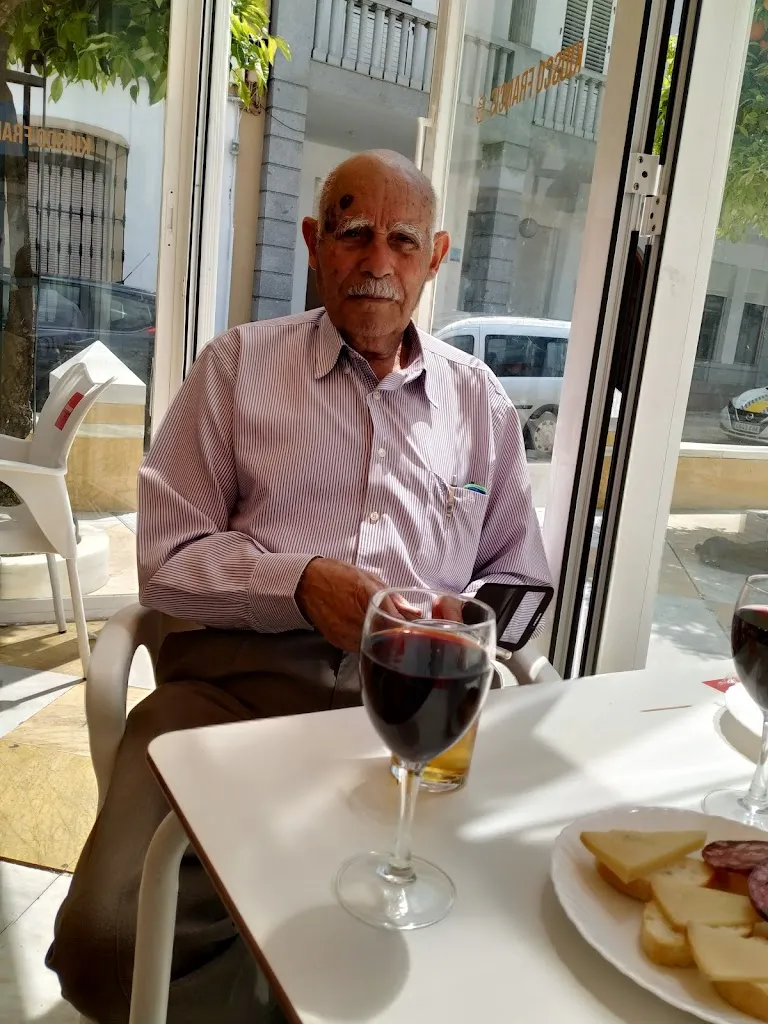 Viajera_Kiosco Francis_Alconchel_review