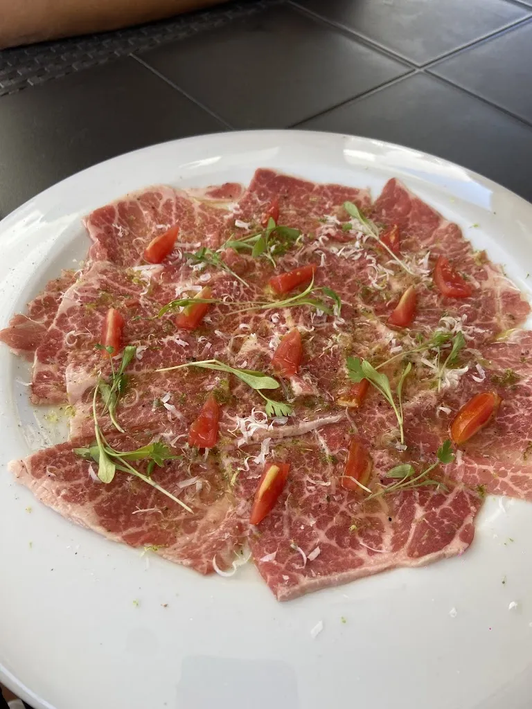 Alqantara plaza bar restaurant in Aljucén