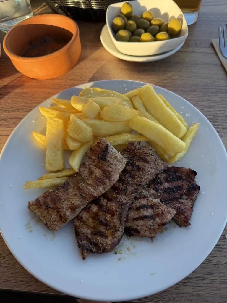 Andrew Green_Cafe - Bar EL PARQUE_Aljucén_review