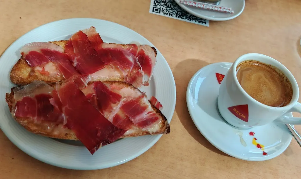 Juan Francisco Fernández Pascual_Cafetería Restaurante Romero _Aceuchal_review