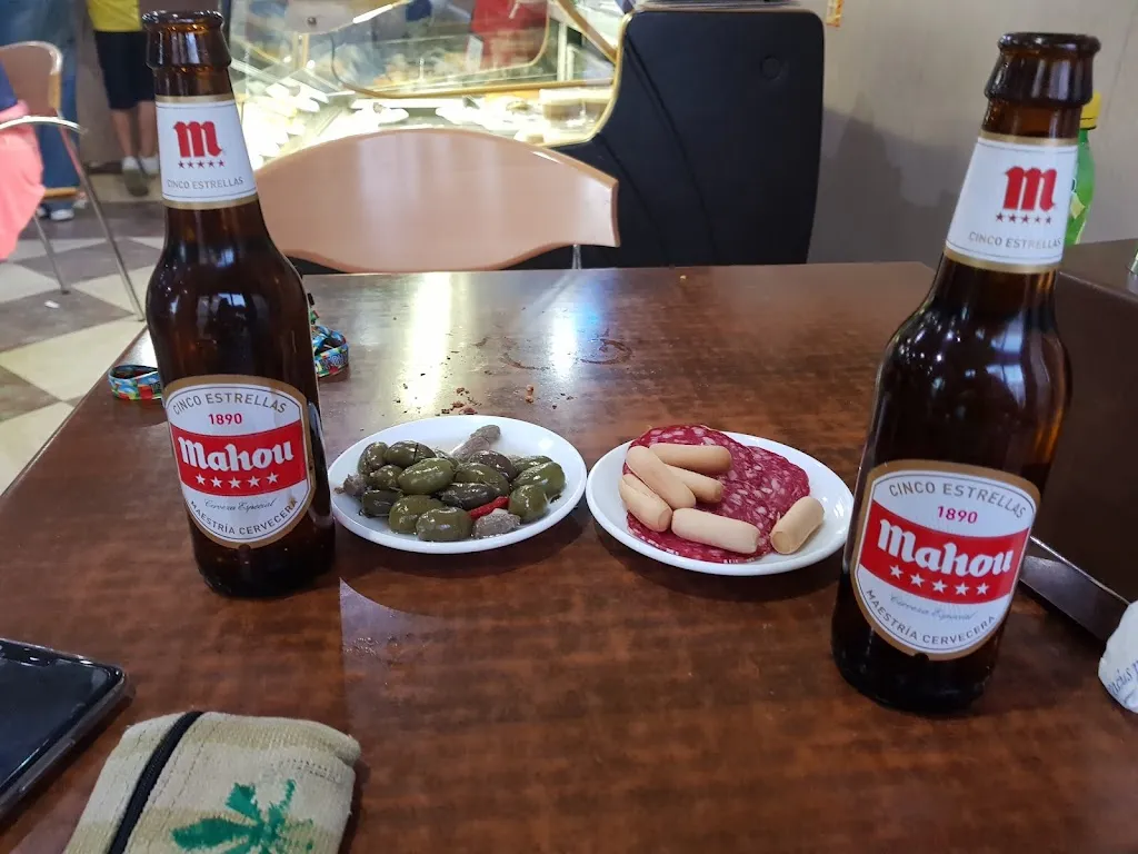 Café Bar Meléndez C B_Aceuchal_slider_image_3