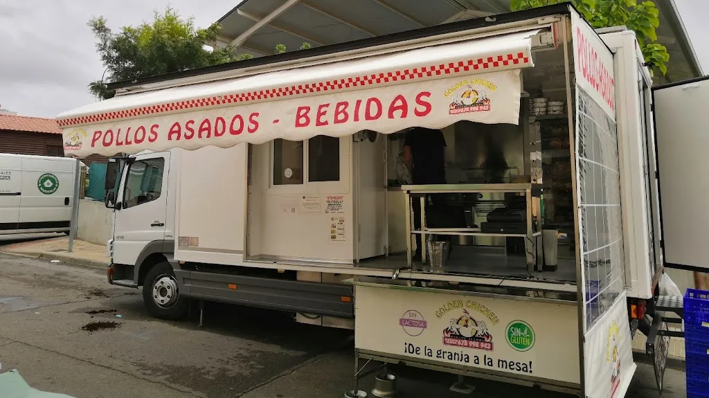 Asador de pollos Golden Chicken restaurant in Aceuchal