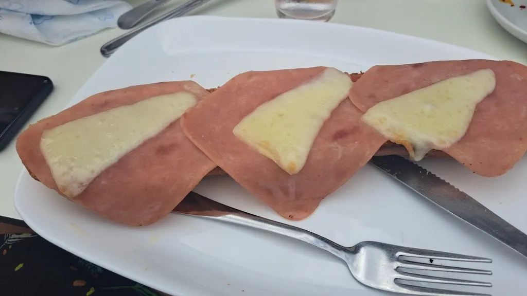 Cafetería MILÁN ristorante a Arroyo de San Serván