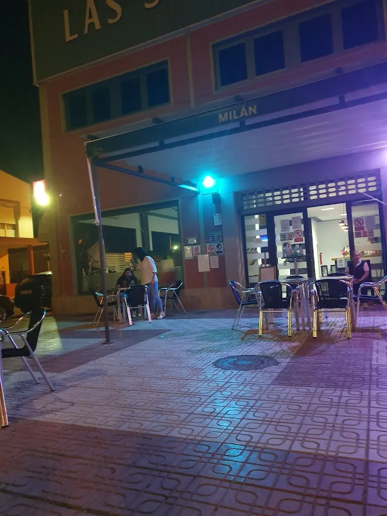 Cafetería MILÁN_Arroyo de San Serván_slider_image_2