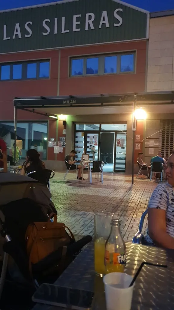 Cafetería MILÁN_Arroyo de San Serván_slider_image_3