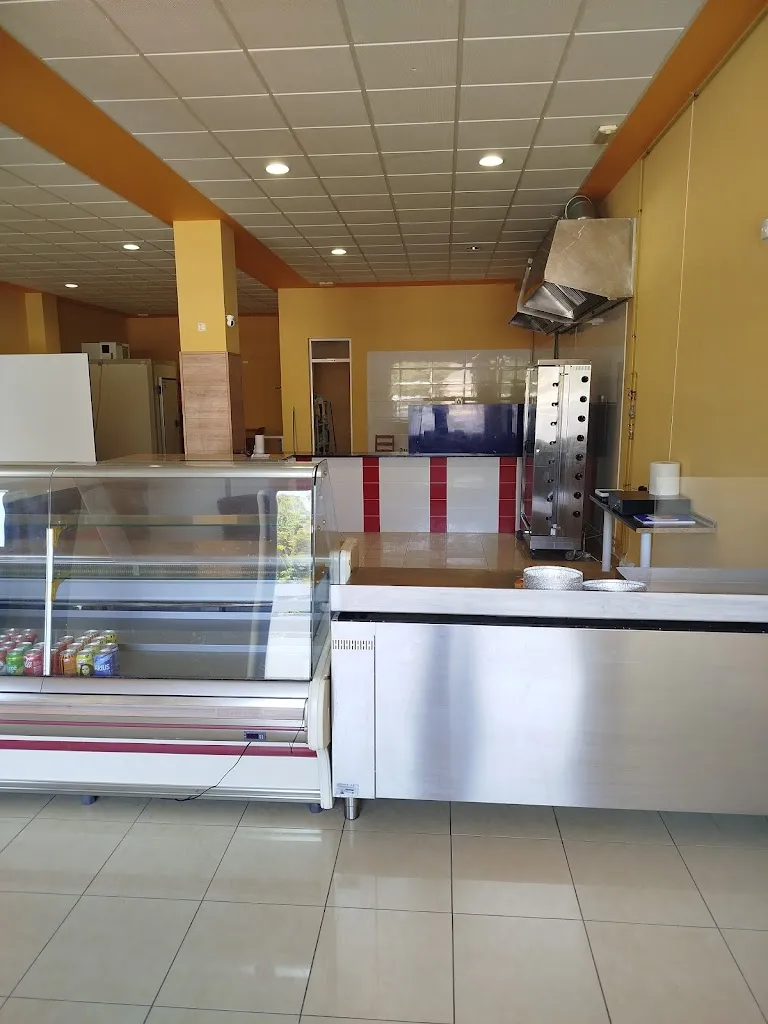 Pollos asados Arroyo ristorante a Arroyo de San Serván