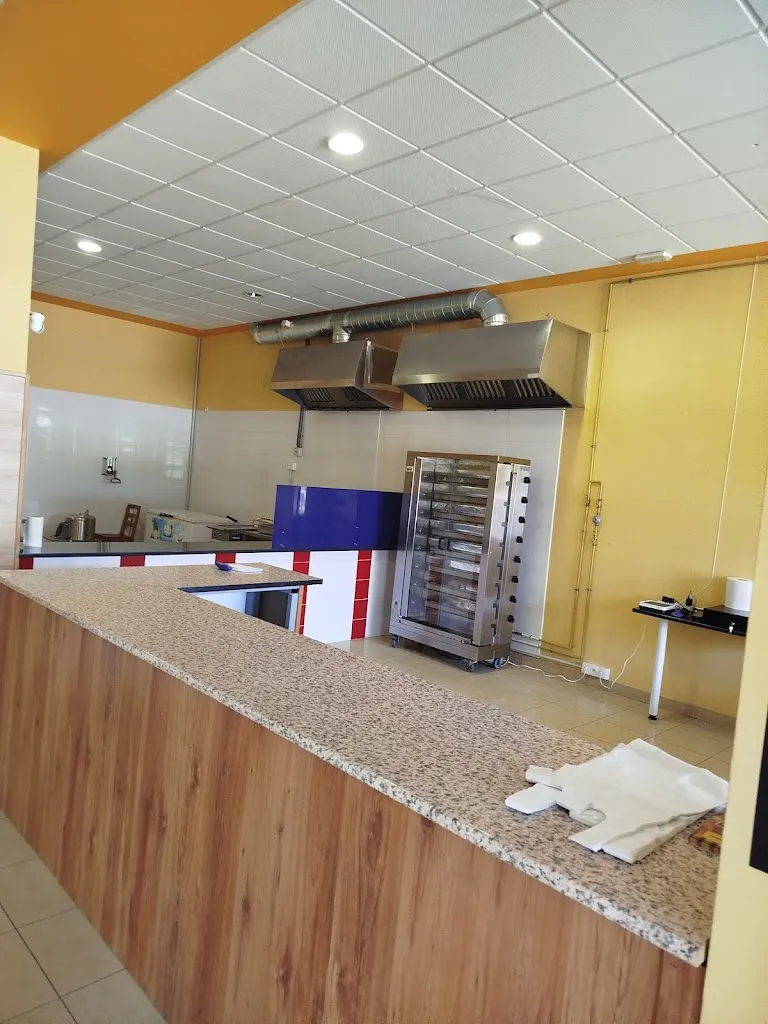 Pollos asados Arroyo_Arroyo de San Serván_slider_image_3