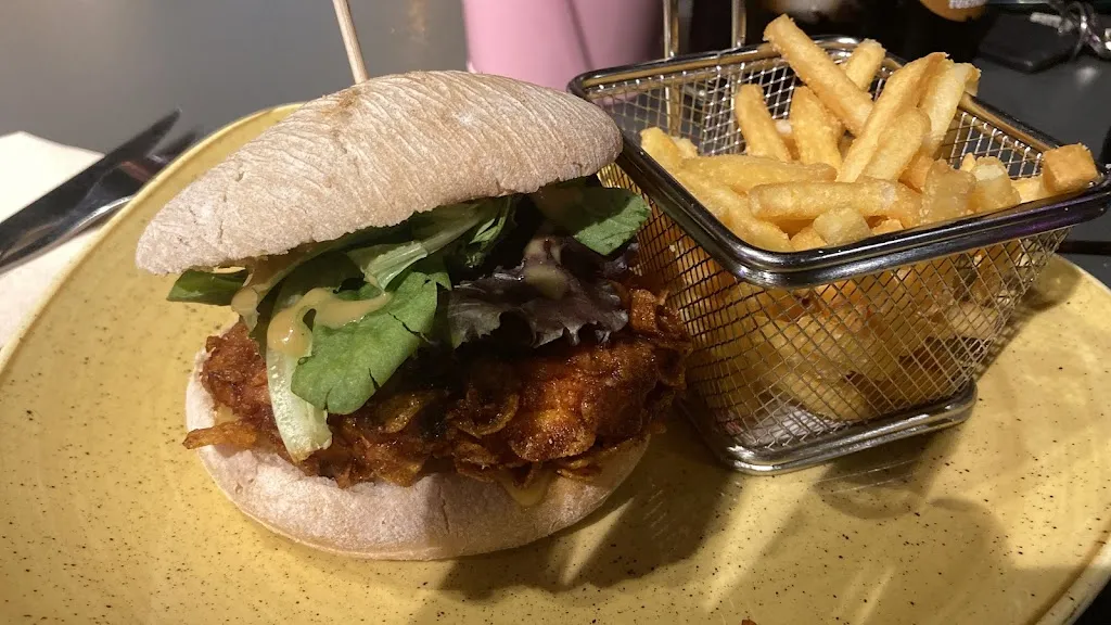 Edward Blunt_Carnivale Burger_Culleredo_review