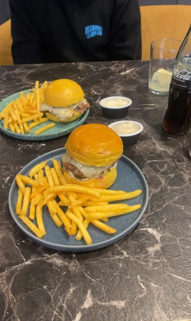 Khadijah Khanom_Carnivale Burger_Culleredo_review