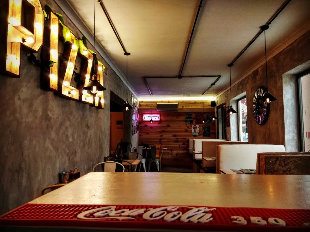 Burning Pizzeria restaurant in Azuaga