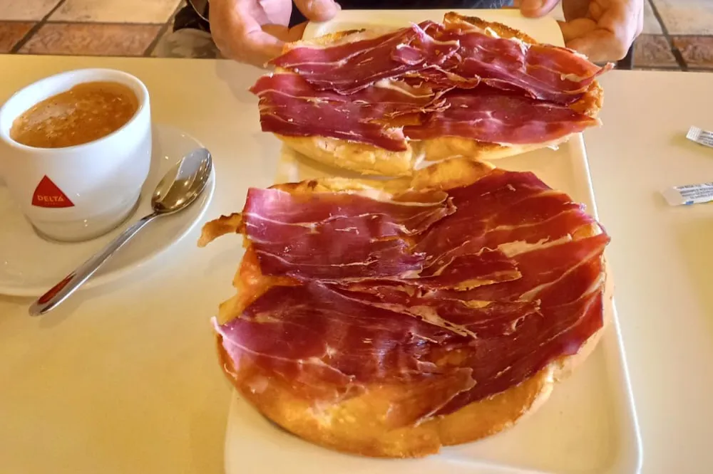 Miguel Angel_Café Bar Piru Heladería_Barcarrota_review