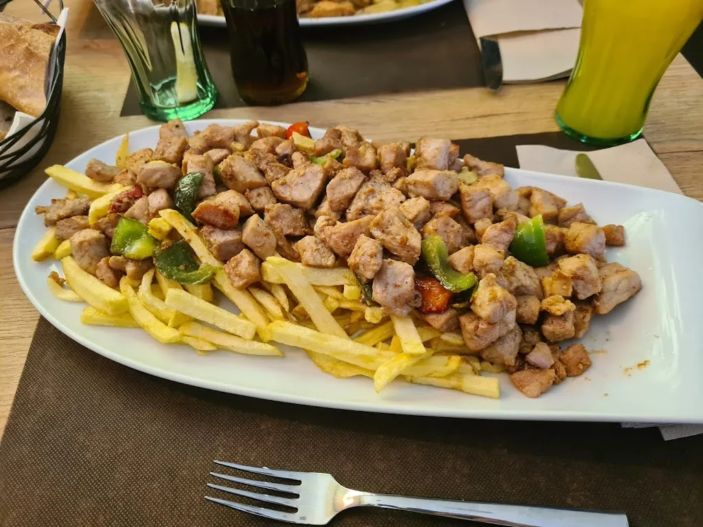 Elisha Appleton_El Hoyo_Culleredo_review