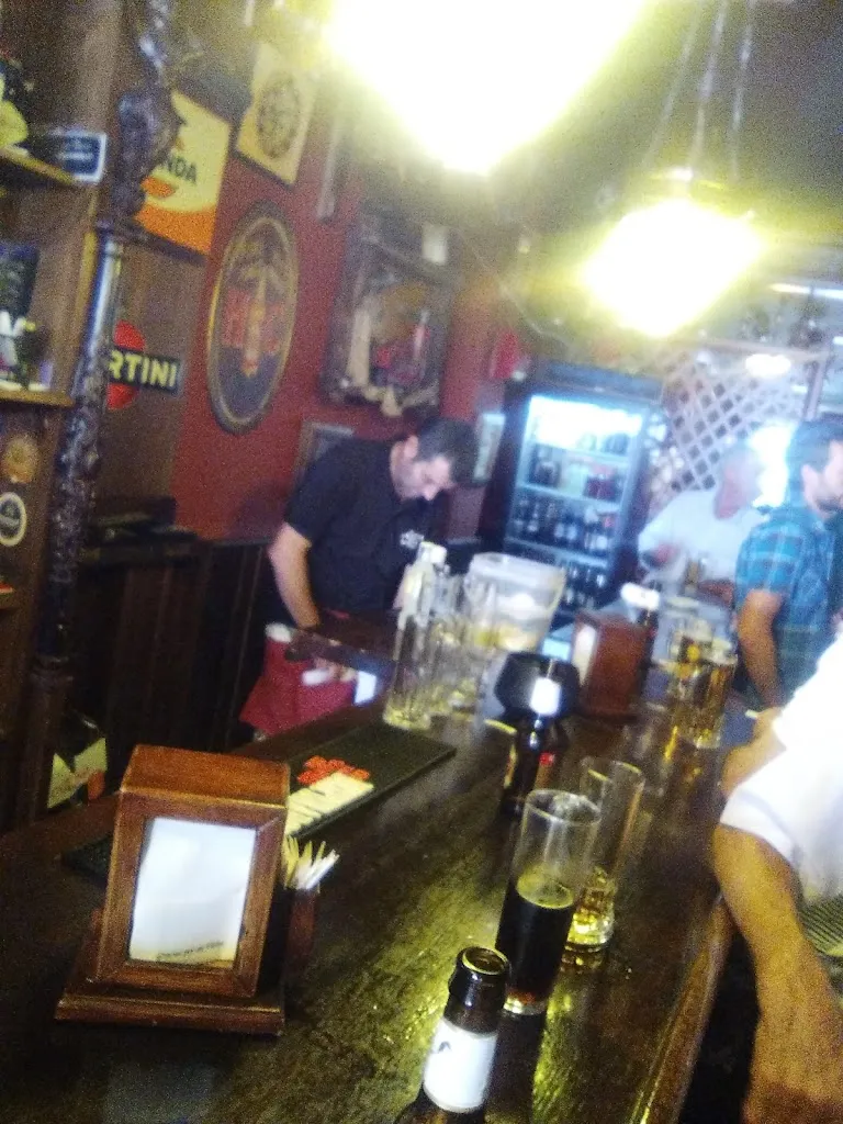 Tom Di Blasen_La Taberna de Cera. Irish Pub_Baterno_review