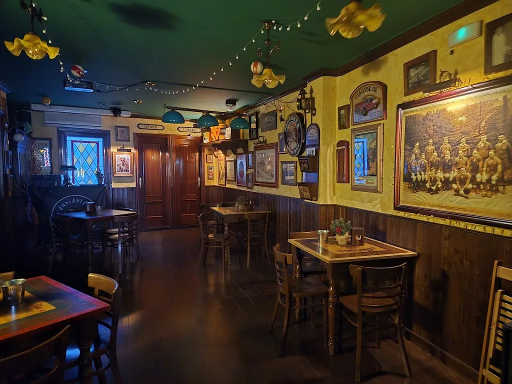 La Taberna de Cera. Irish Pub ristorante a Baterno