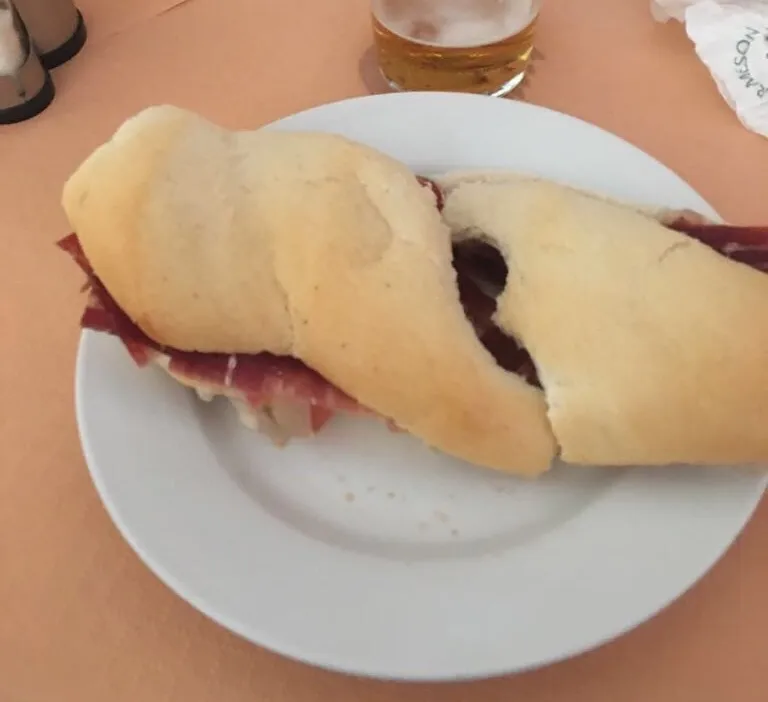 Jesús Reinaldo_La Fauna Mesón_Bienvenida_review