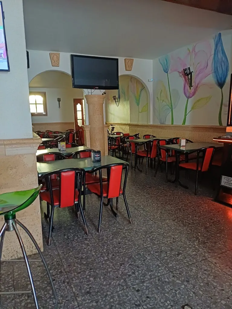 Arcos Pub restaurant in Calamonte