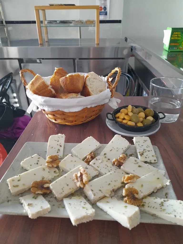 Menu_Bar Hnos Garrón_Calera de León_image_6