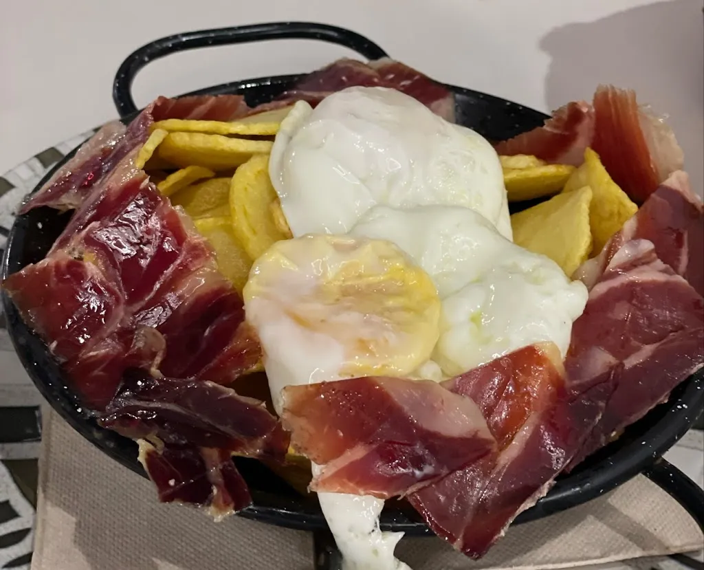 Ignacio Barrios_Bar Hnos Garrón_Calera de León_review