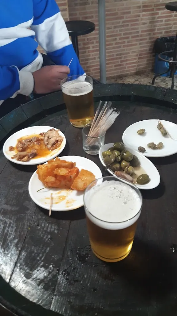 Jose luis Montero_Bar La Castaña_Calzadilla de los Barros_review