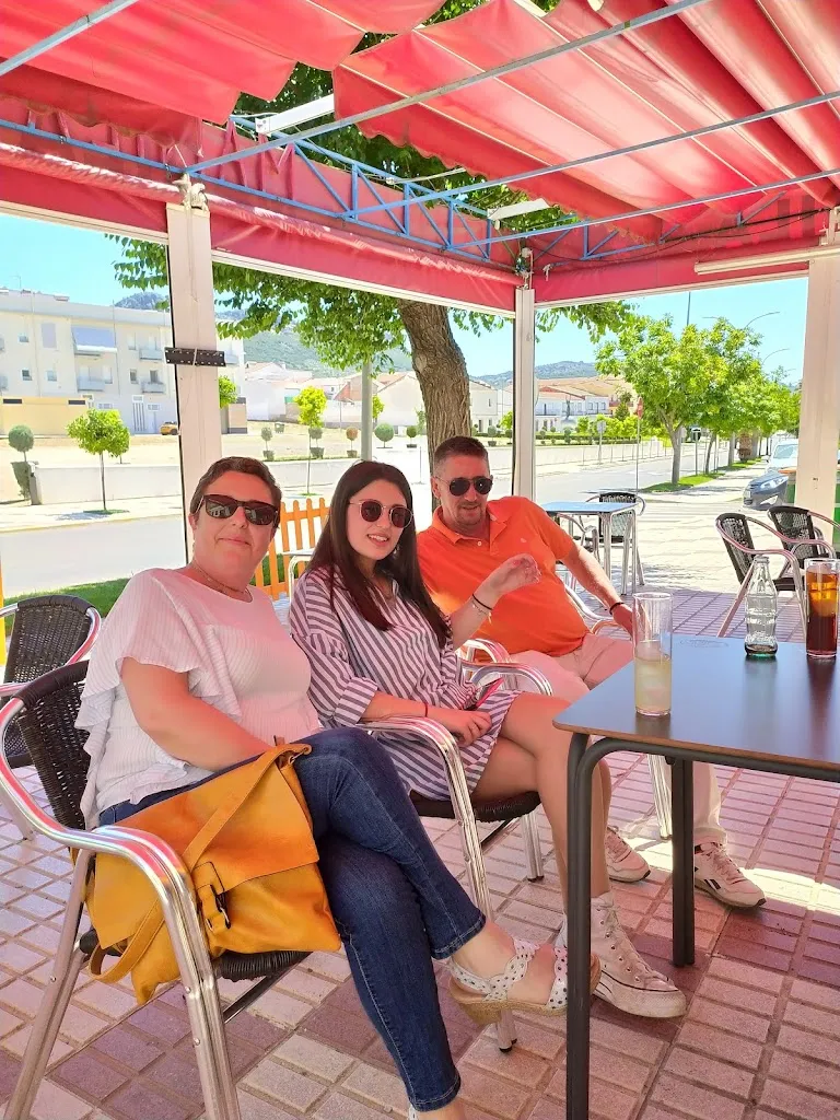 leonor izquierdo bravo_Cafe Bar Manila_Cabeza del Buey_review