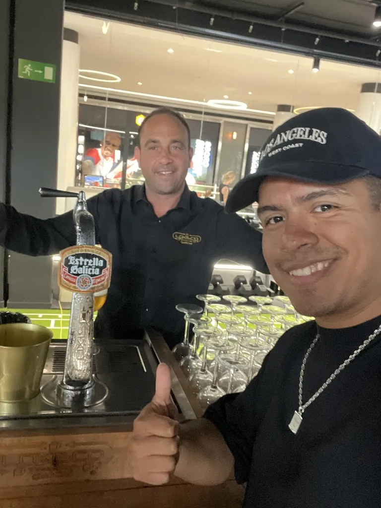 Josue Velasquez_Loxisco Galicia_Culleredo_review