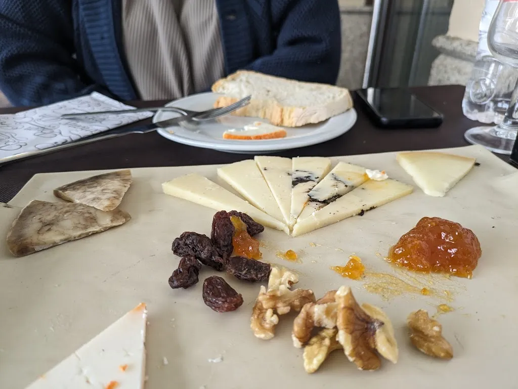 João Louro_Cafetería El PORTUGUÉS Restaurante_Alburquerque_review